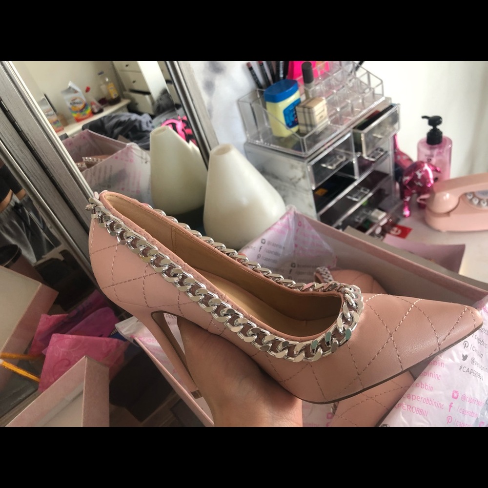 🧠’Cape Ribbon pointed studded heels